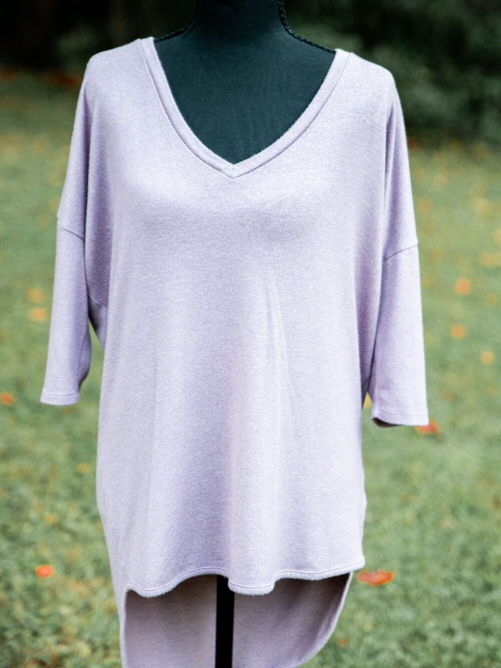Lavender/soft purple V-neck tunic tee express size medium